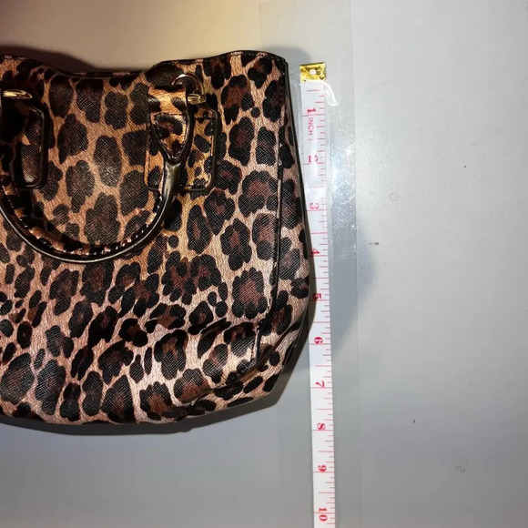 Steve Madden 7x7 animal print multi pocket small satchel embroidered 3-D rose - Picture 11 of 13